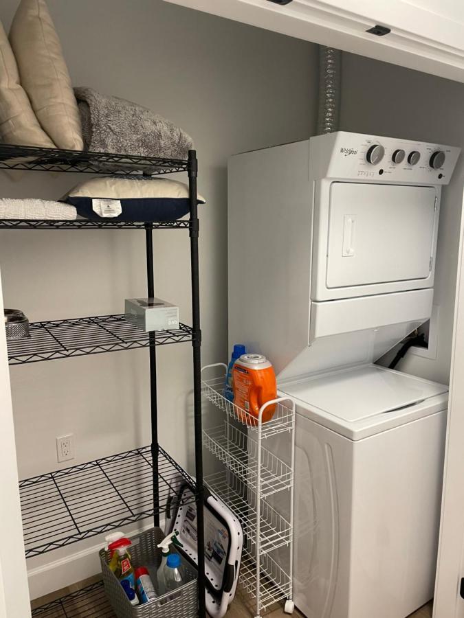 Adorable 1 Bedroom Suite- A Skip To Galloping Goose Victoria Zewnętrze zdjęcie